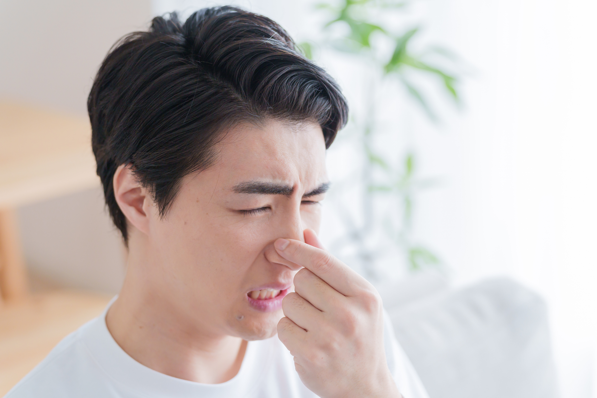 蓄膿症の臭いはどんな匂い?原因とセルフチェック、今すぐできる対処法を解説